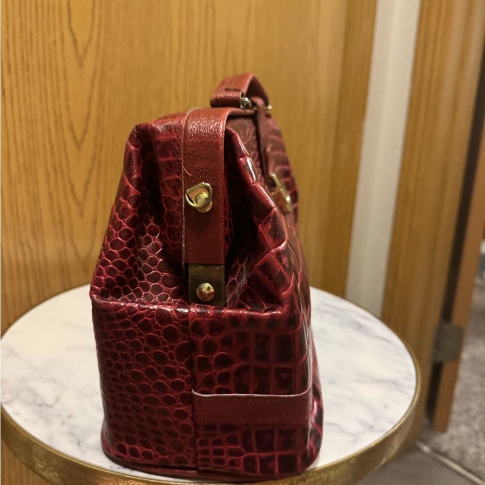 Chic Red Crocodile Pattern Cosmetic Bag - image 3